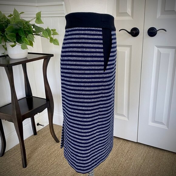 J. Crew Wool Colorblock Pencil Skirt in Navy/Grey Stripe, Size 4 - Picture 4 of 12